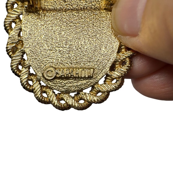 Vintage Style Beaded Brooch with Gold and Red Accents - Picture 5 of 5